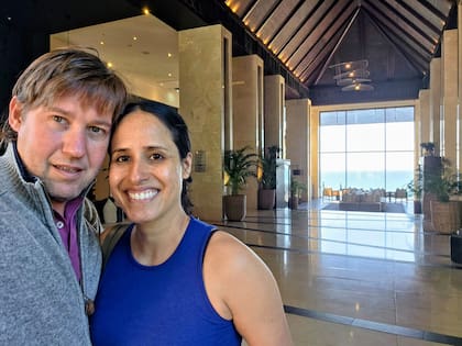 Justo Casal y Zaynah Khanbhai son los dueños de Merging Mundos en Kenia.