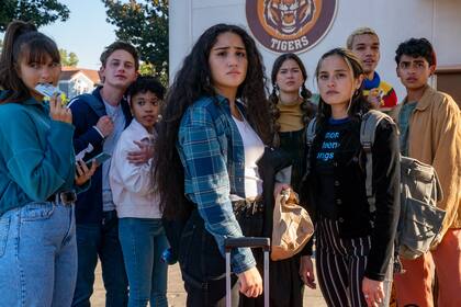 Juventud, ¿divino tesoro?: tres retratos adolescentes contemporáneos en formato de serie