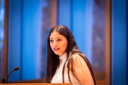 Kademián recibió el premio Youth Carnegie Peace Prize y fue aplaudida en La Haya