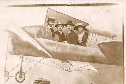 Kafka, con Albert Ehrenstein, Otto Pick y Lise Weltsch