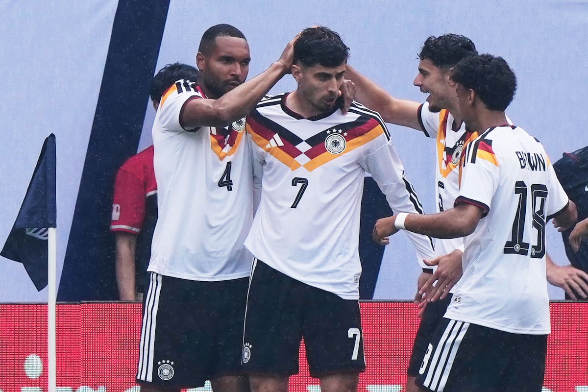 Kai Havertz celebra un gol con sus compañeros en el amistoso frente a Estados Unidos, en la previa del Mundial