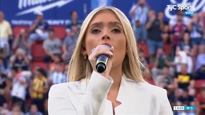 Kala Bidner entonó el Himno Nacional argentino en la previa de un partido de la selección en 2022