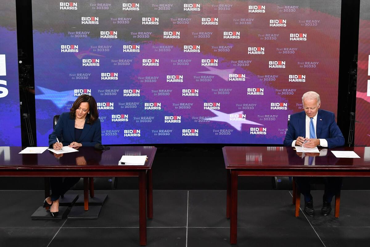 Kamala Harris y Joe Biden firmaron en Wilmington los documentos para su nominación como fórmula presidencial demócrata