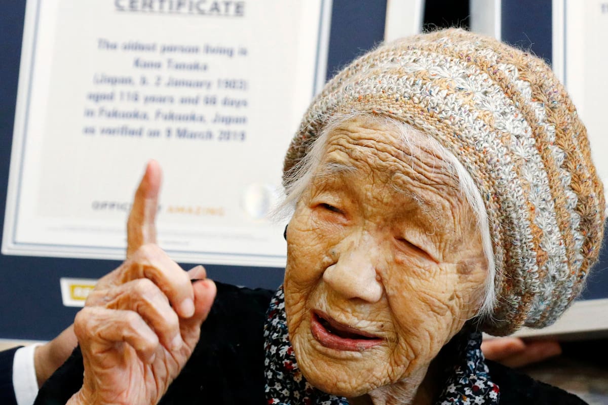 Kane Tanaka, es la séptima de ocho hijos. Se casó con Hideo Tanaka en 1922, tuvieron cuatro hijos y adoptaron a otro.