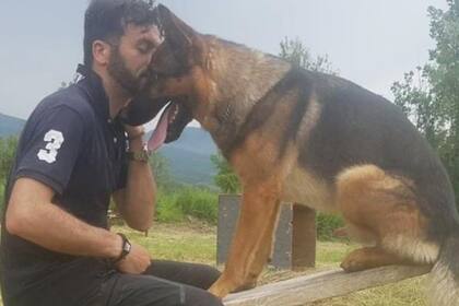 Kaos murió envenenado en el jardín de su casa de Italia