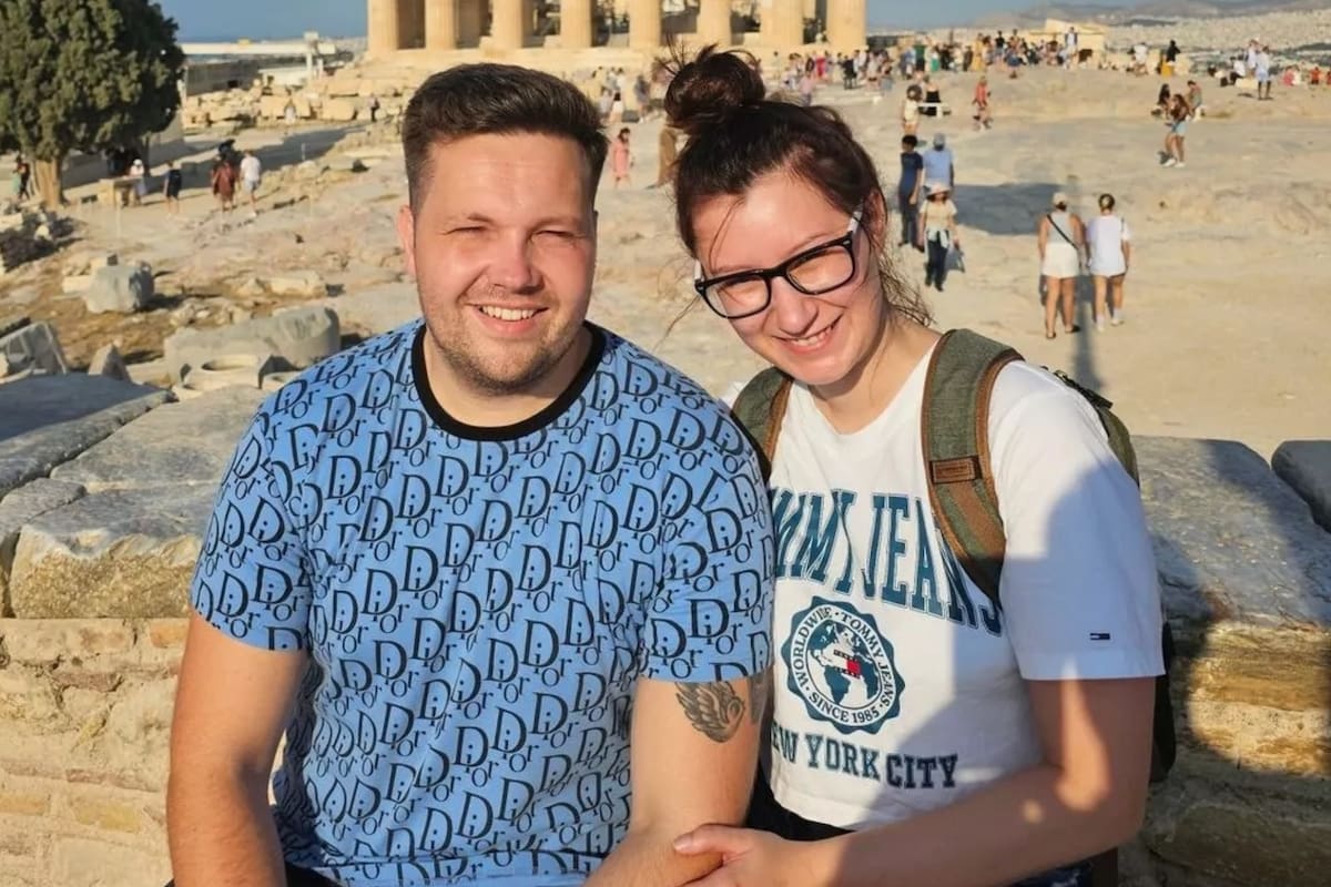 Kara y James se conocieron de vacaciones