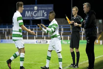 Karamoko Dembélé en su debut con el plantel Sub 20 de Celtic de Escocia con solo 13 años