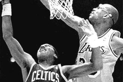 Un duelo de época: los Lakers ante los Celtics; Kareem Abdul-Jabbar busca ganar en el tablero