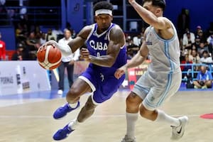 El básquet cubano, diezmado: un jugador retenido en La Habana y una paliza contra la Argentina