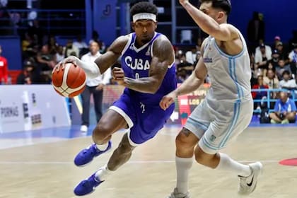 Karel Guzmán fue el goleador de Cuba en el primer partido, en La Habana; hizo 22 puntos en el triunfo de la Argentina por 80 a 68