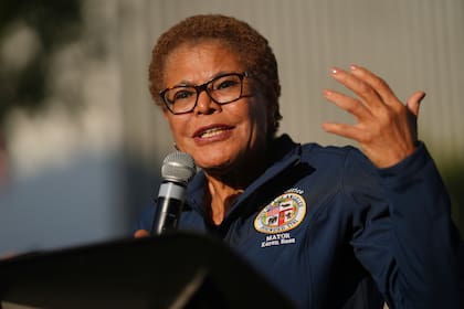 Karen Bass anunció una inversión de más de 300 millones de dólares para fomentar la vivienda asequible en Los Ángeles