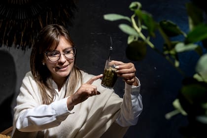 Karen Fiege ofrece catas de yerba mate.