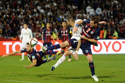 Karim Benzema, de Real Madrid, se las arregla para rematar; San Lorenzo fue impotente frente a la Casa Blanca en la definición de 2014 en Marruecos.