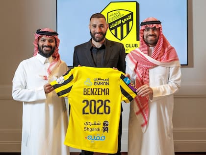 Karim Benzema es una de las figuras de Real Madrid más recientes en dejar el club, cuando se unió a Al Ittihad en Arabia Saudita; para Hugo Sánchez, cuando un futbolista deja la Casa Blanca, el mensaje es de que está dando "sus últimos toques" a la pelota