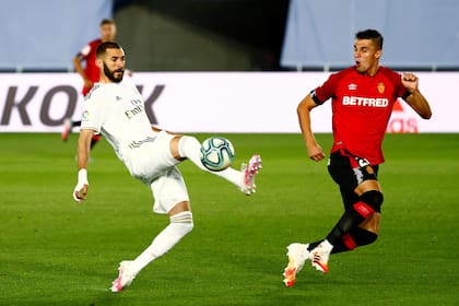 Karim Benzema, goleador de Real Madrid, que puede quedar como puntero exclusivo.