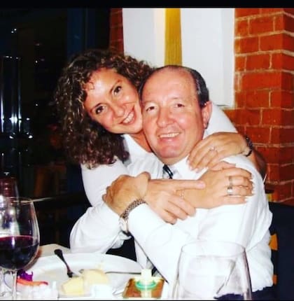 Karina con su padre en Puerto Cristal