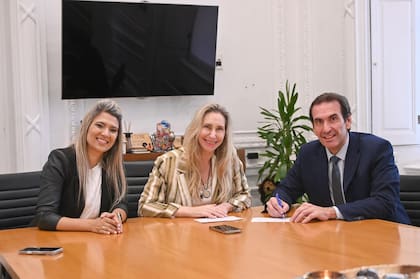 Karina Milei afilió a LLA a Pablo Cervi con la compañía de Nadia Márquez