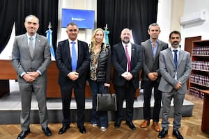 Karina Milei, con Eduardo "Lule" Menem, Sebastián Pareja, Alejandro Carrancio, Martín Menem y Juan Esteban Osaba