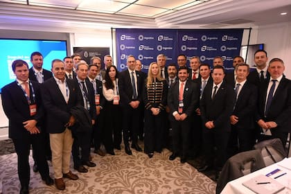 Karina Milei con empresarios pesqueros