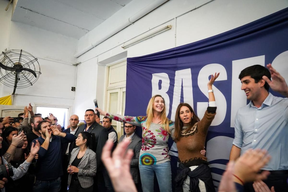 Karina Milei, con los jóvenes (Foto: prensa)