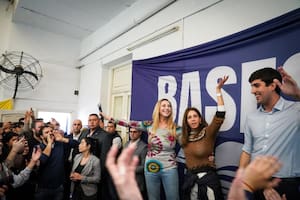 Karina Milei, con los jóvenes (Foto: prensa)