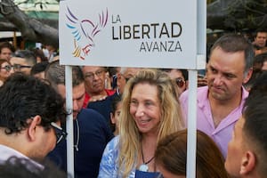Karina Milei, en un acto de afiliación de La Libertad Avanza en Recoleta, con la presencia de Manuel Adorni.