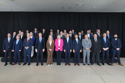 Karina Milei, junto a Santilli, Monteoliva, Lule Menem y los gobernadores Zdero y Valdés