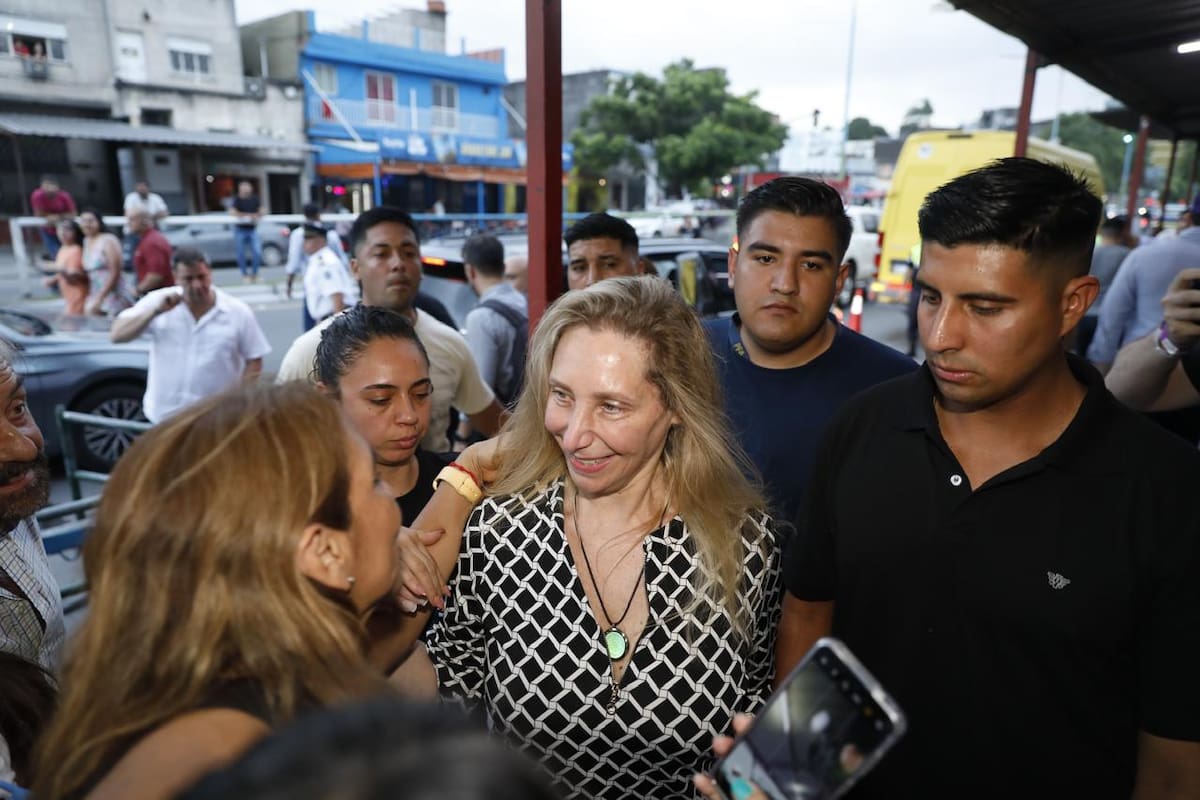 Karina Milei llega al club Central Córdoba, en Tucumán