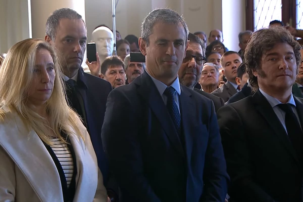 Karina Milei, Martín Menem y Javier Menem en un acto en la Casa Rosada en homenaje al expresidente Carlos Menem