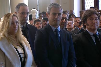 Karina Milei, Martín Menem y Javier Menem en un acto en la Casa Rosada en homenaje al expresidente Carlos Menem