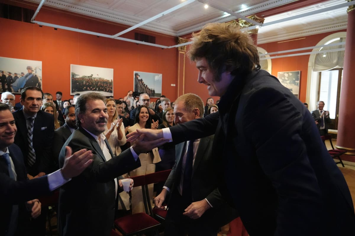 Karina Milei participó de la reunión del Presidente con legisladores en el Salón Héroes de Malvinas de la Casa Rosada