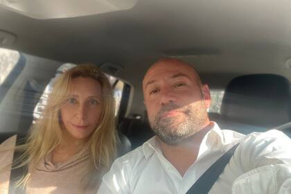 Karina Milei, titular de LLA a nivel nacional, y Diego Spagnuolo durante la campaña presidencial de 2023