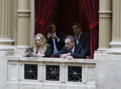 Karina Milei y Manuel Adorni, en la Cámara de Diputados