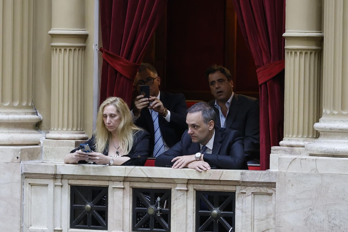 Karina Milei y Manuel Adorni siguen el debate en los palcos que dan al recinto de la Cámara de Diputados