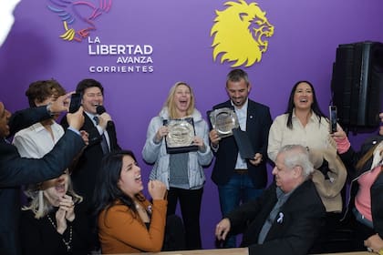 Karina Milei y Martín Menem, durante su visita a Corrientes para lanzar el partido a nivel local