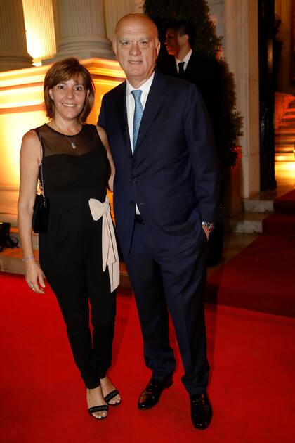Karina Spalla y Néstor Grindetti, intendente de Lanús.