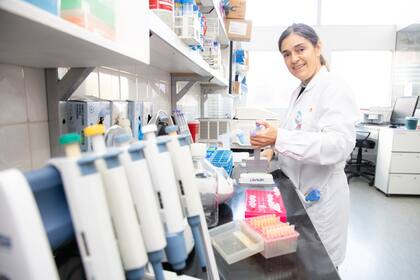 Karina Trono, directora del Instituto de Virología del INTA Castelar, desarrolló junto a su equipo una vacuna que no existe en el mundo
