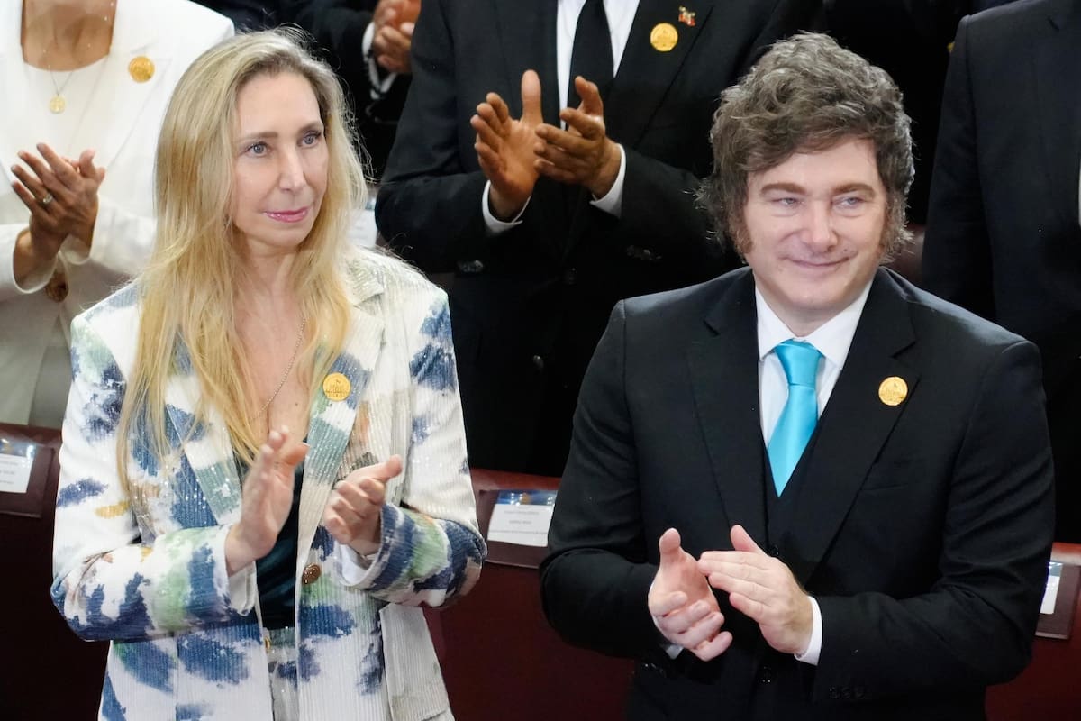 Karina y Javier Milei durante la asunción de Kast en Chile, donde decidieron despegarse de los dichos de Dalbón