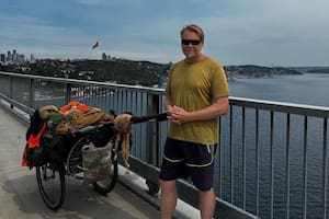 La odisea de un hombre que empezó una travesía a pie hace 28 años desde Chile hasta Inglaterra