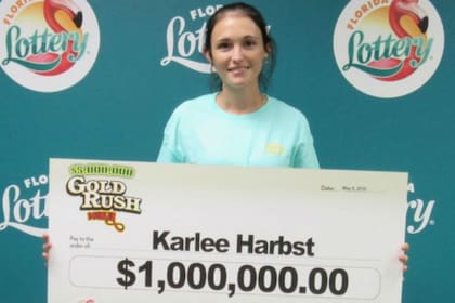 Karlee Harbst, en el momento de ganar el premio del juego Gold Rush, un año antes de caer en desgracia