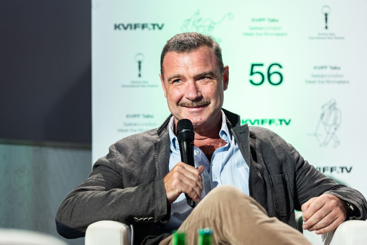 Karlovy Vary: con la presencia de Liev Schreiber, la guerra en Ucrania disparó su primera polémica en la apertura del festival