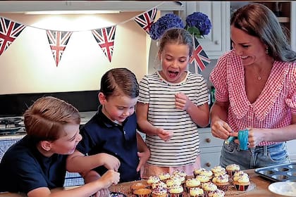 Kate, con sus hijos