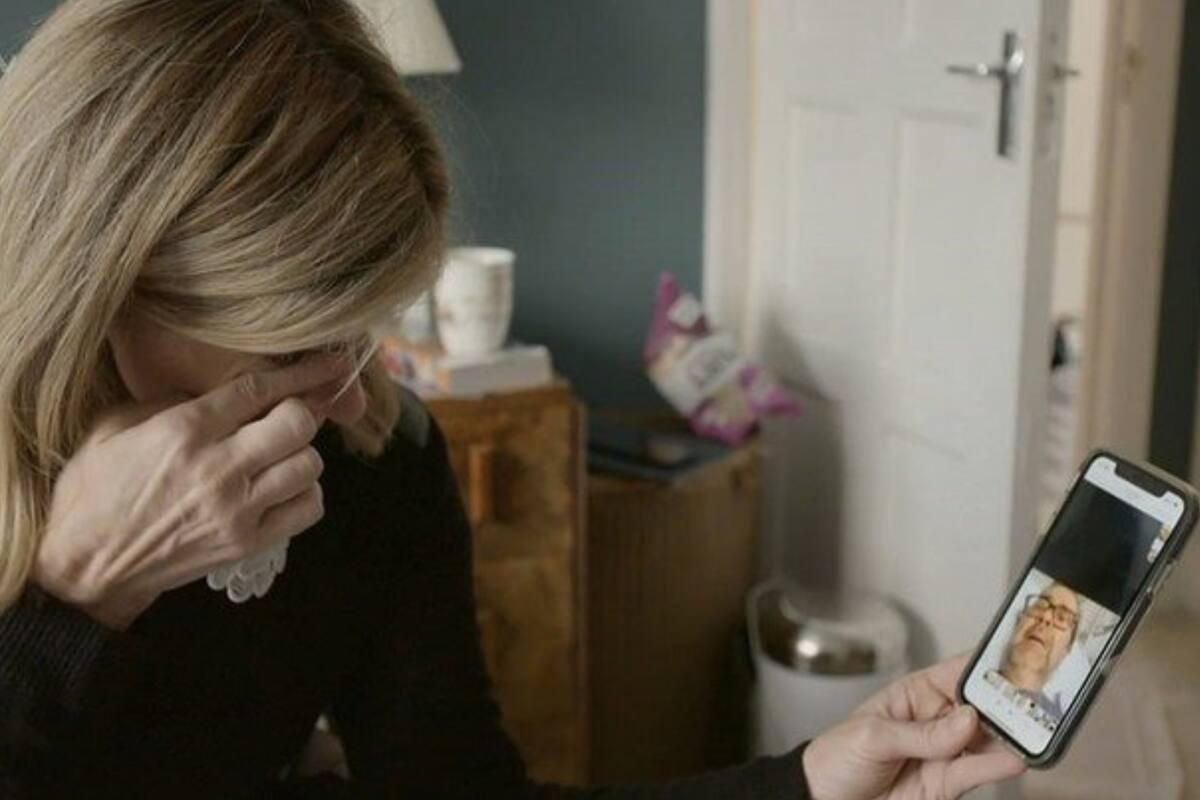 Kate Garraway, la conductora del clásico ciclo británico de televisión Good Morning Britain, vive un infierno por las consecuencias que tiene su marido por haber contraído coronavirus