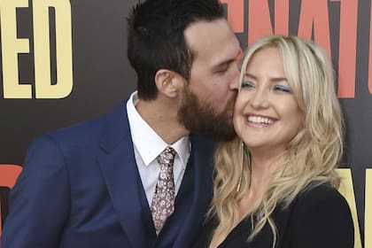 Kate Hudson junto a su actual pareja Danny Fujikawa.