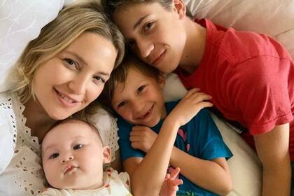 Kate Hudson junto a sus hijos Ryder, Bing y Rani