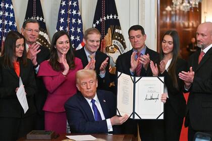 Kate Sánchez estuvo presente en la firma de la Ley Laken Riley por parte del presidente Donald Trump