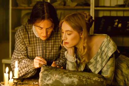 Kate Winslet y Saoirse Ronan, grandes protagonistas de un interesante relato de época