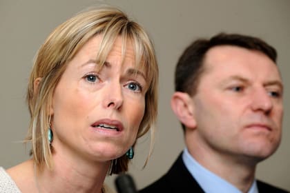 Kate y Gerry McCann, hablan durante una conferencia de prensa en 2010