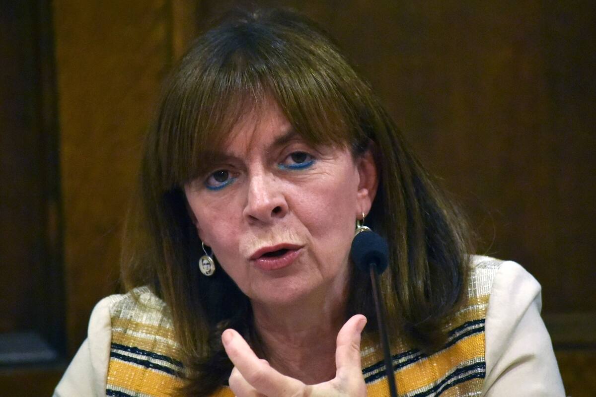 Katerini Sakellaropoulou fue elegida como la primera presidenta de Grecia