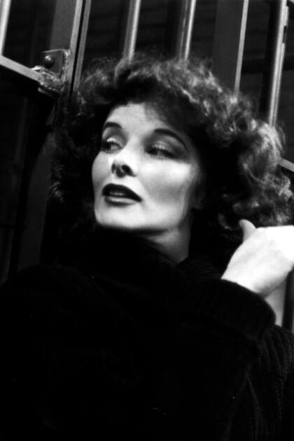 Katharine Hepburn brilla como nunca por primera vez como estrella de la comedia en La adorable revoltosa